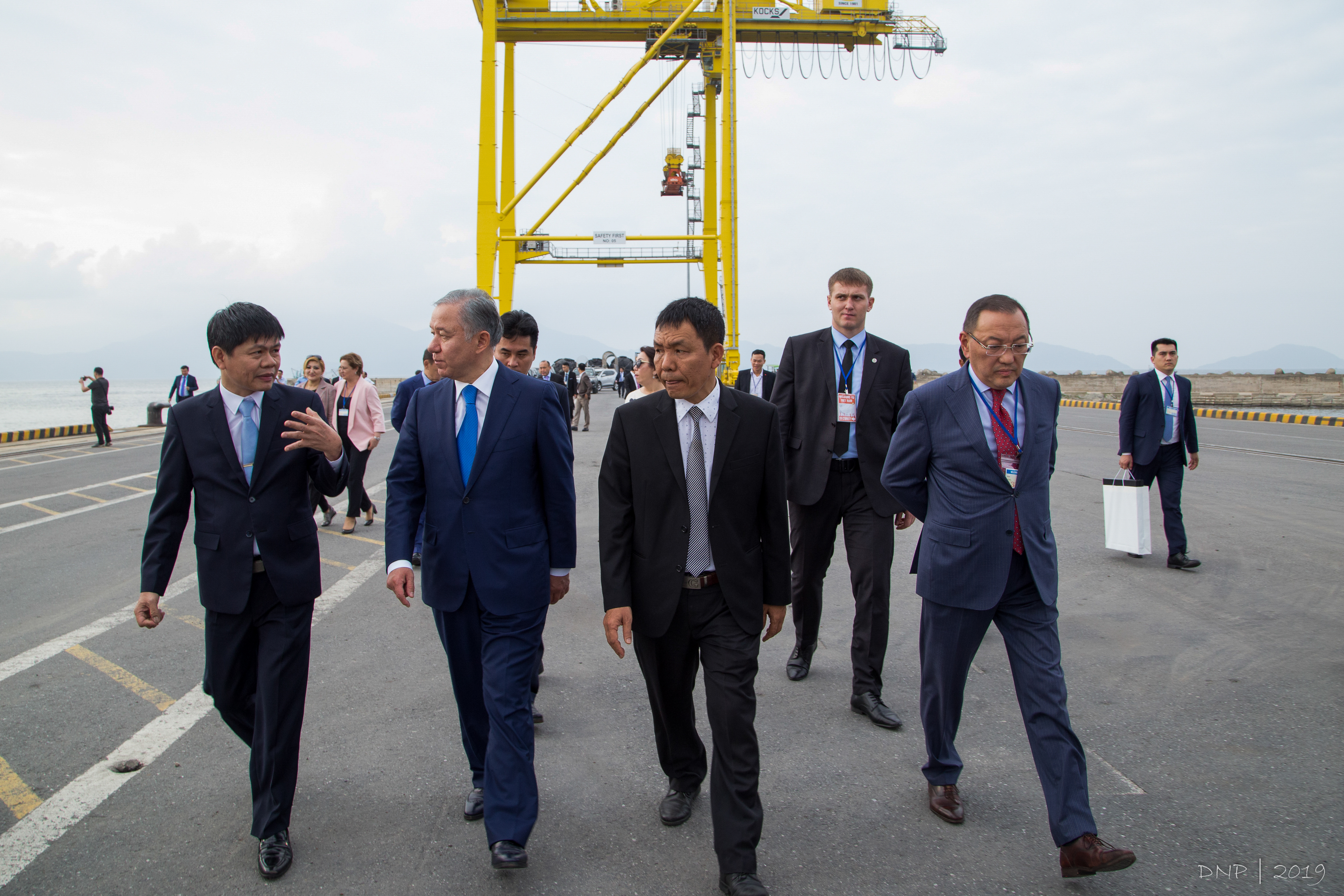 Ngài Nurlan Nigmatulin, Chủ tịch Hạ viện nước Cộng hòa Kazakhstan rất ấn tượng đến những thành quả và đóng góp của Cảng Đà Nẵng trong thời gian qua.